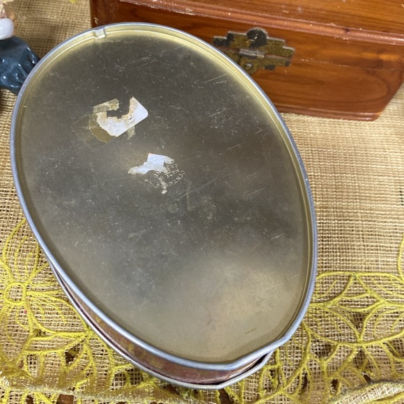 Vintage Easter Egg Candy Tin Pink Litho Chicks Hatching England Metal Box Co - Picture 4 of 7